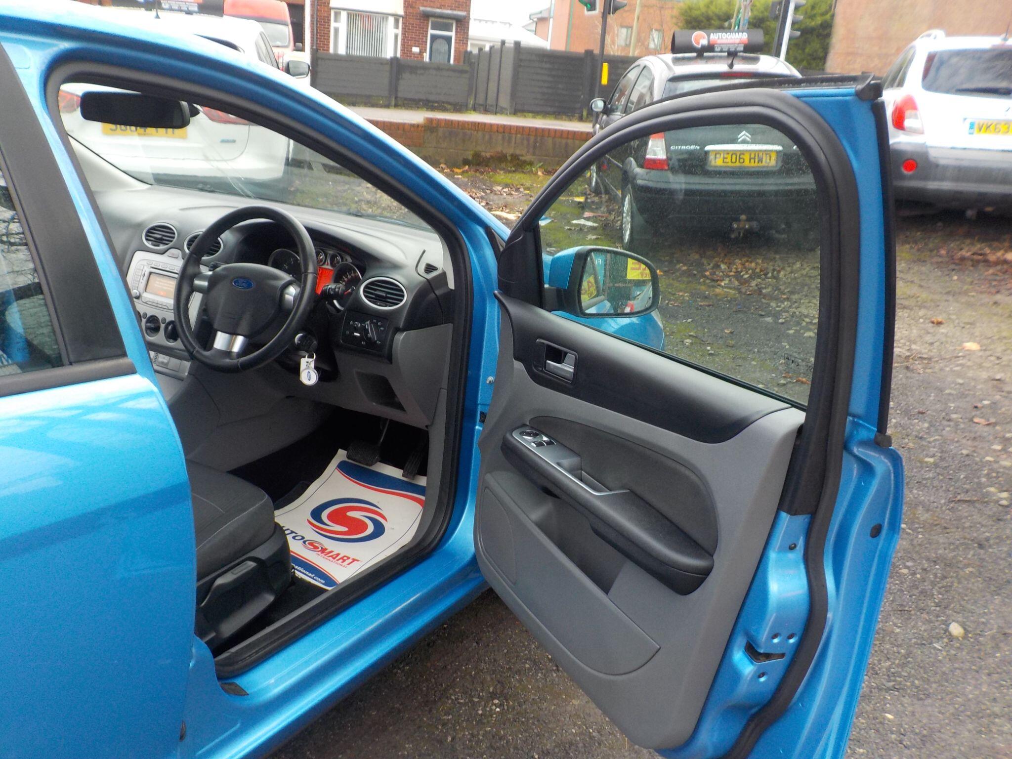 Ford Focus 1.6 Sport Auto 5dr