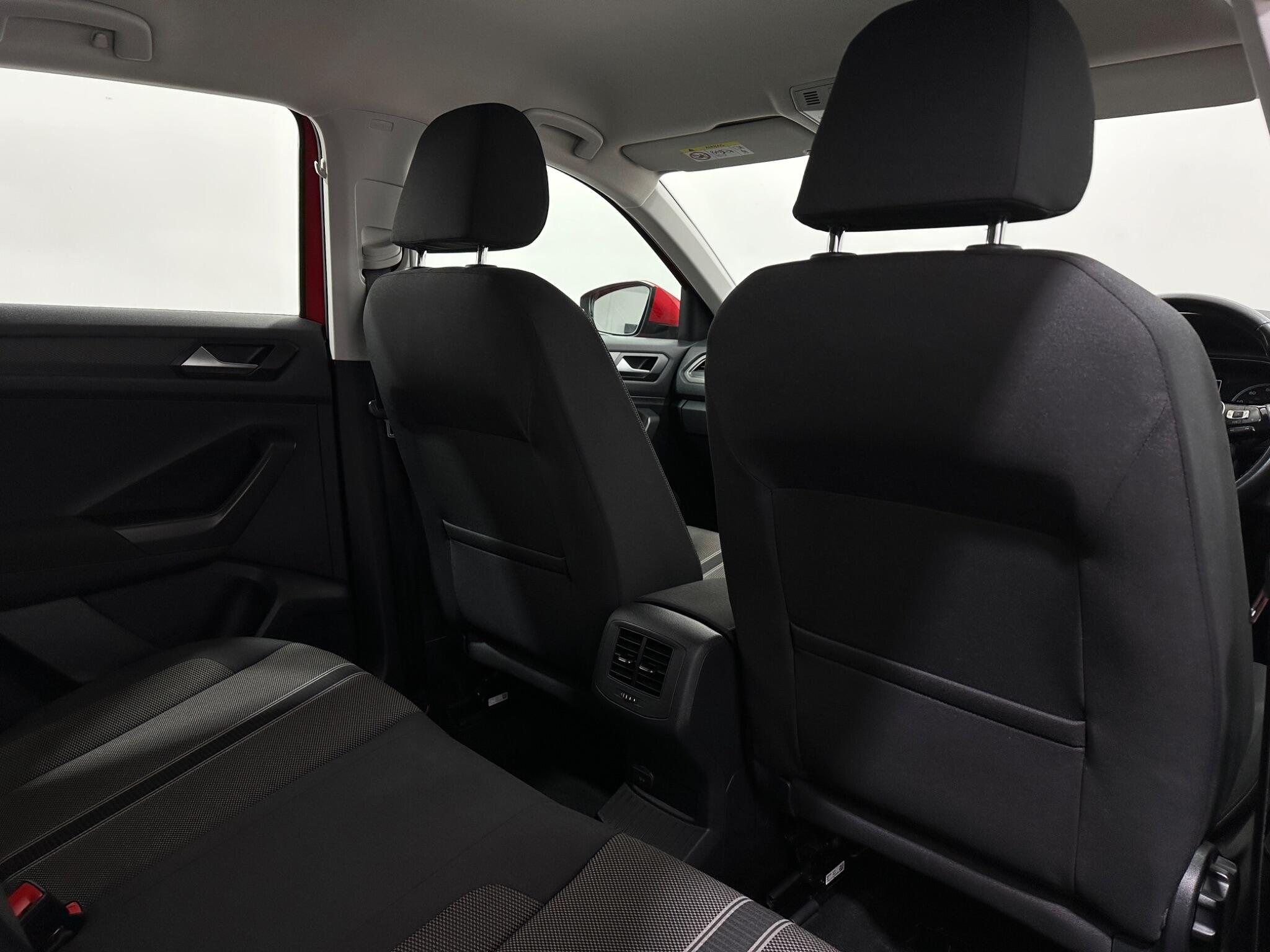 Volkswagen T-Roc view 39