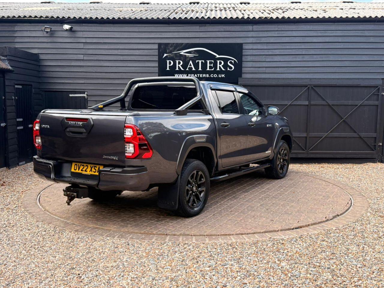 Toyota Hilux view 26