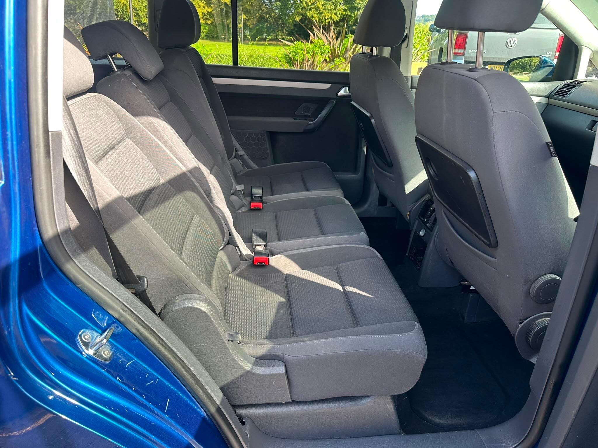 Volkswagen Touran view 20