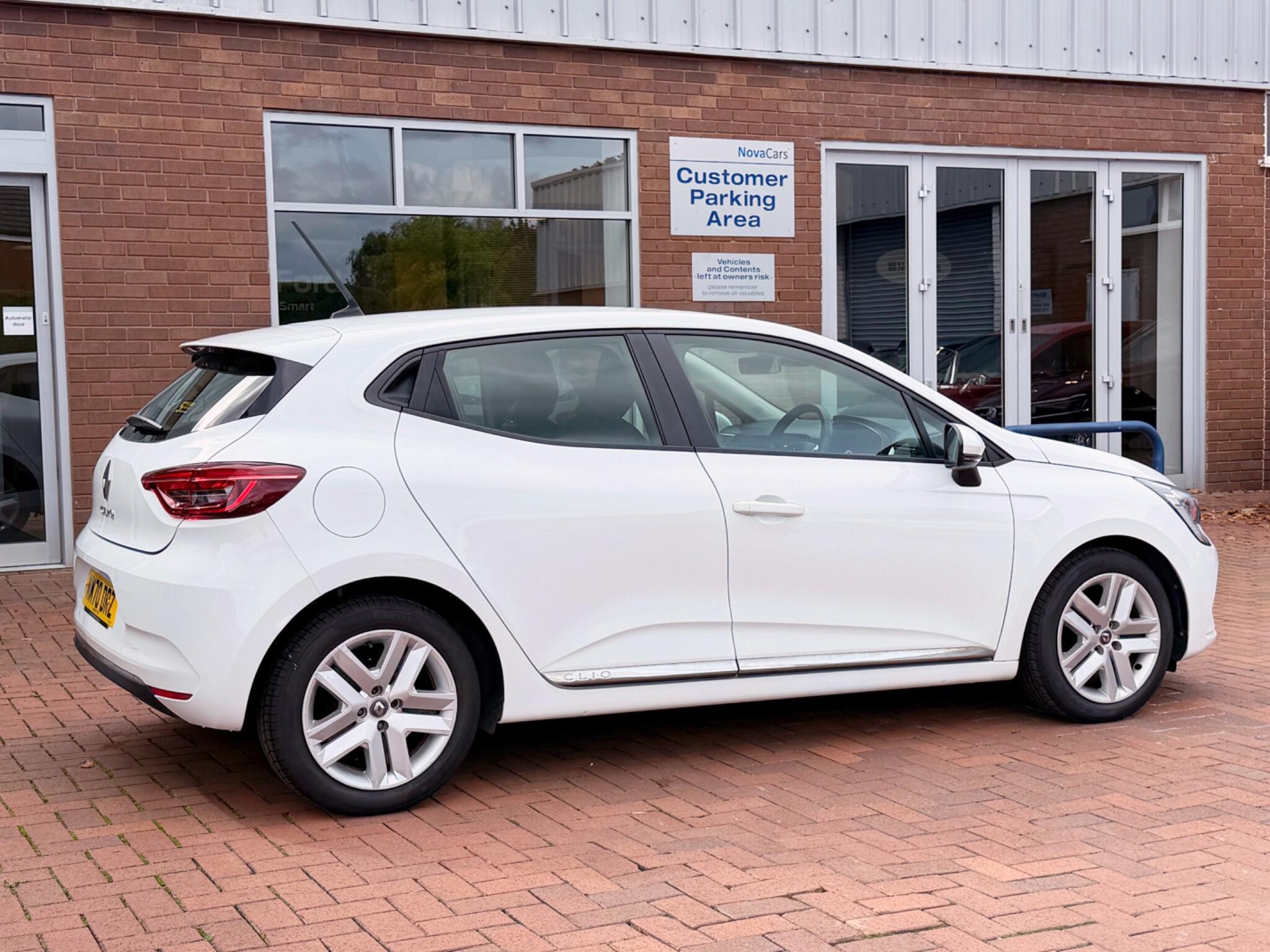 Renault Clio view 18