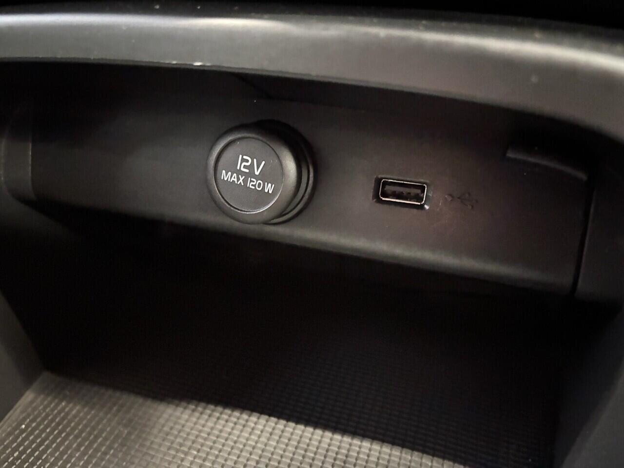 Volvo XC40 view 32