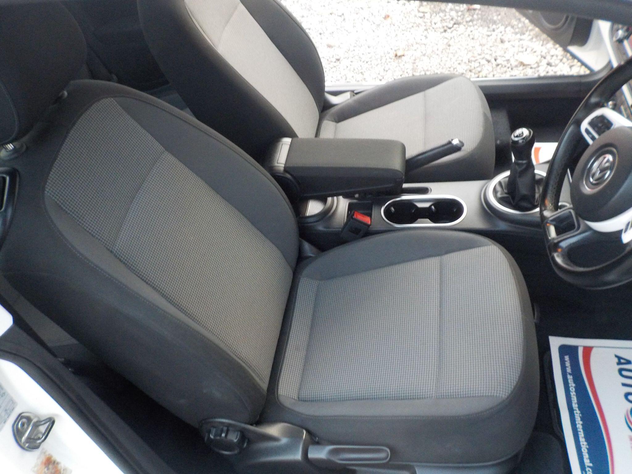 Volkswagen Beetle 1.6 TDI BlueMotion Tech Design Euro 5 (s/s) 3dr