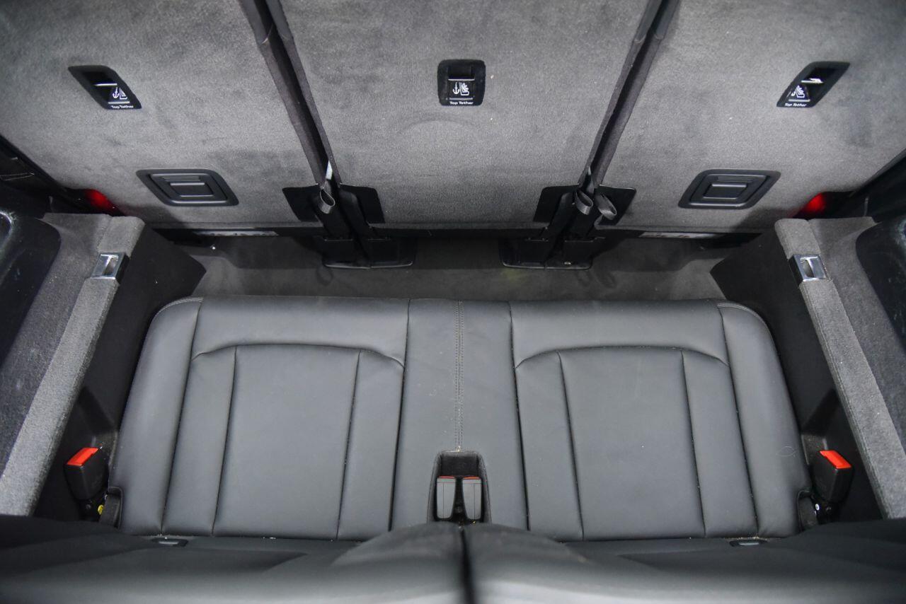 Audi Q7 view 29