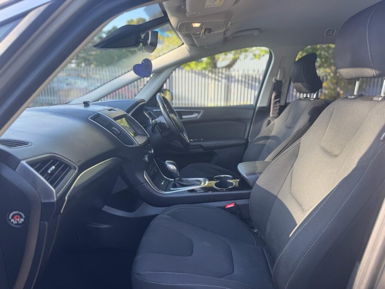 Ford S-Max view 12