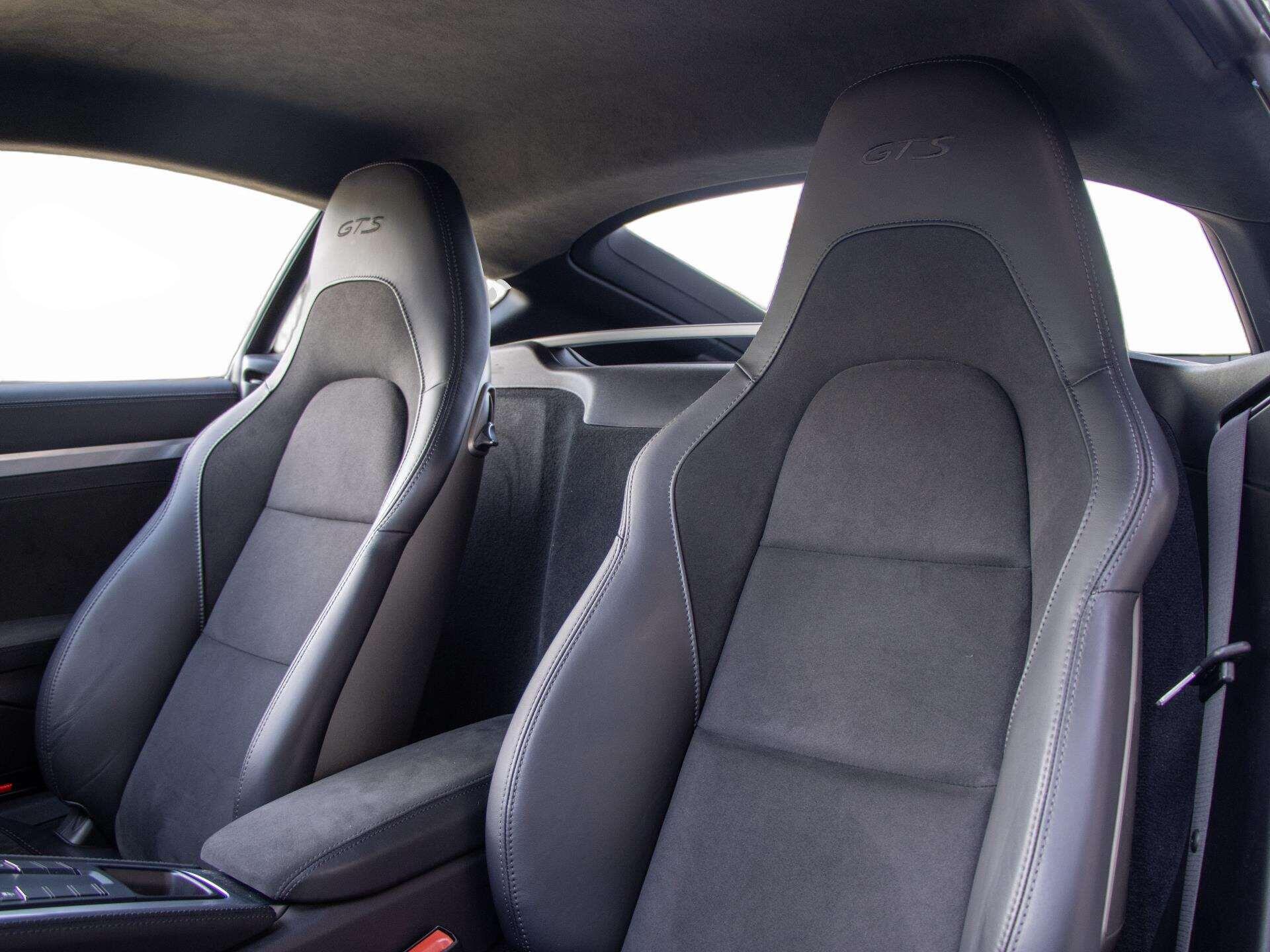 Porsche Cayman view 15