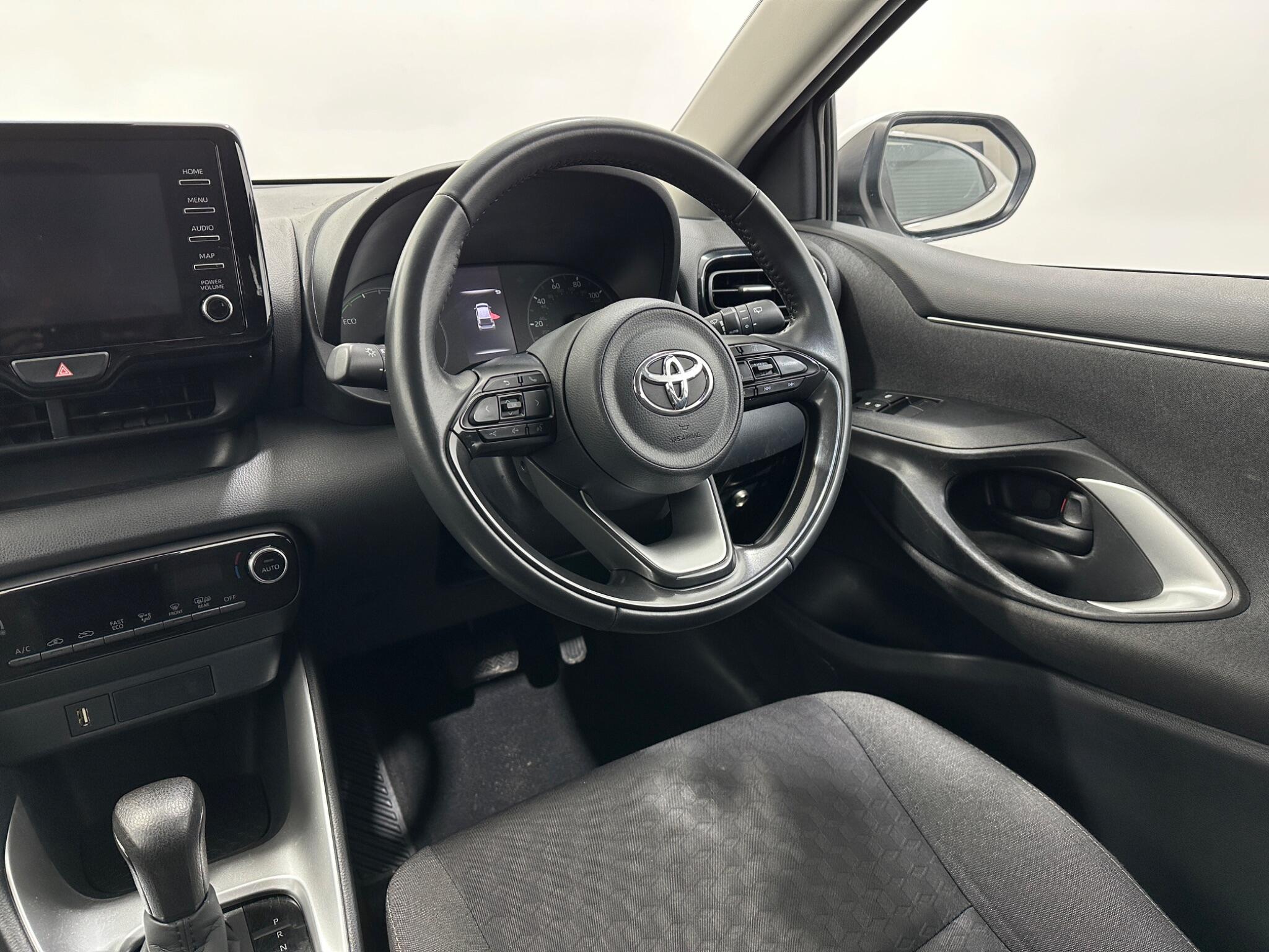 Toyota Yaris view 12