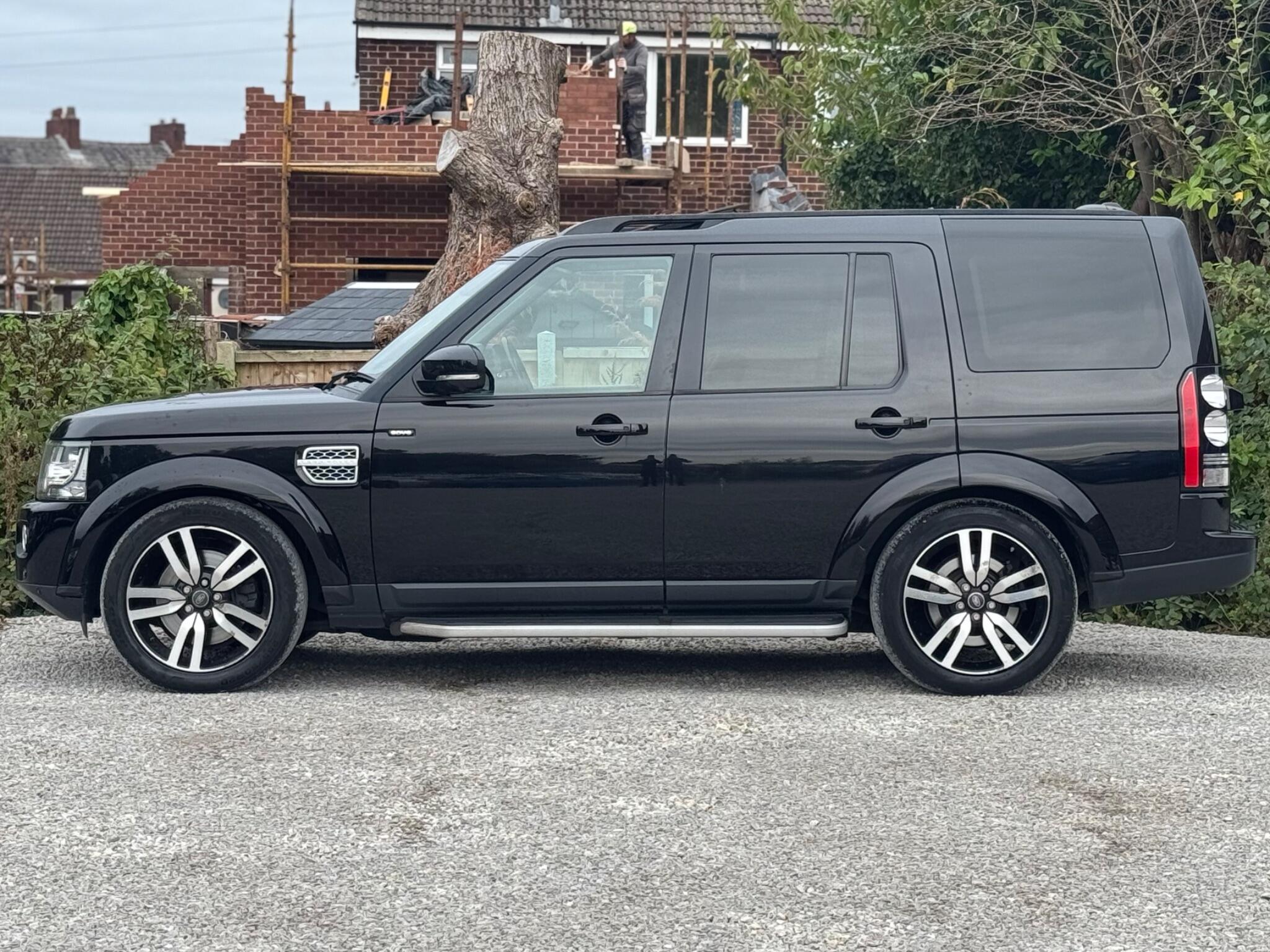 Land Rover Discovery view 13