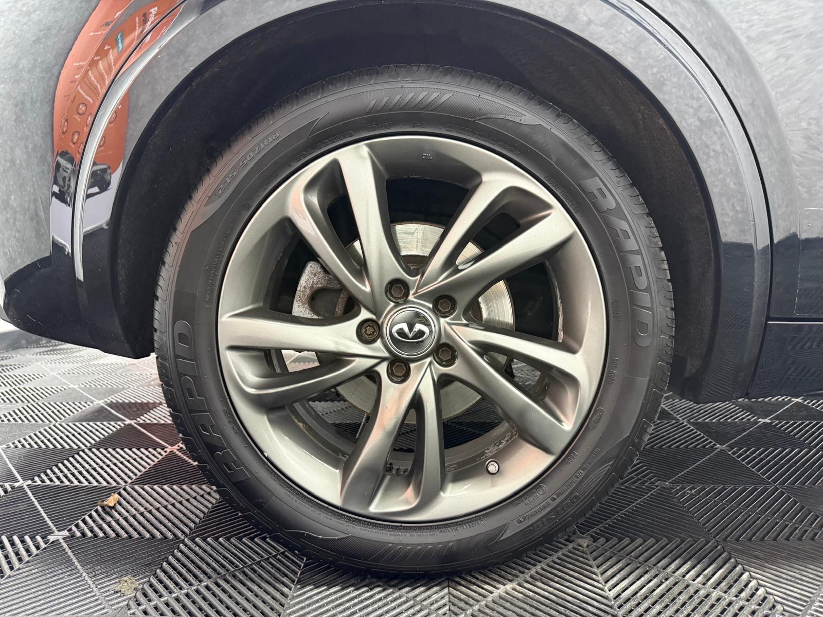 Infiniti Q30 view 24