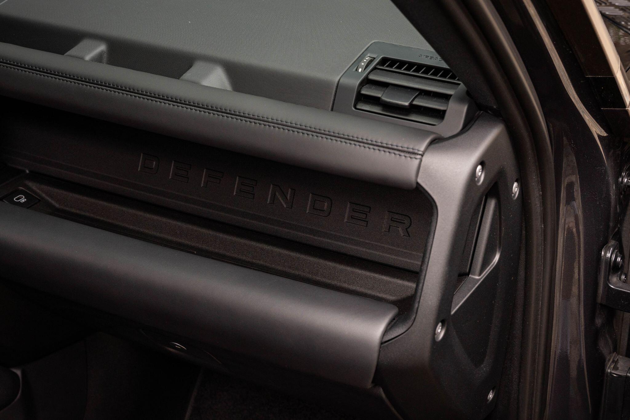 Land Rover Defender view 53