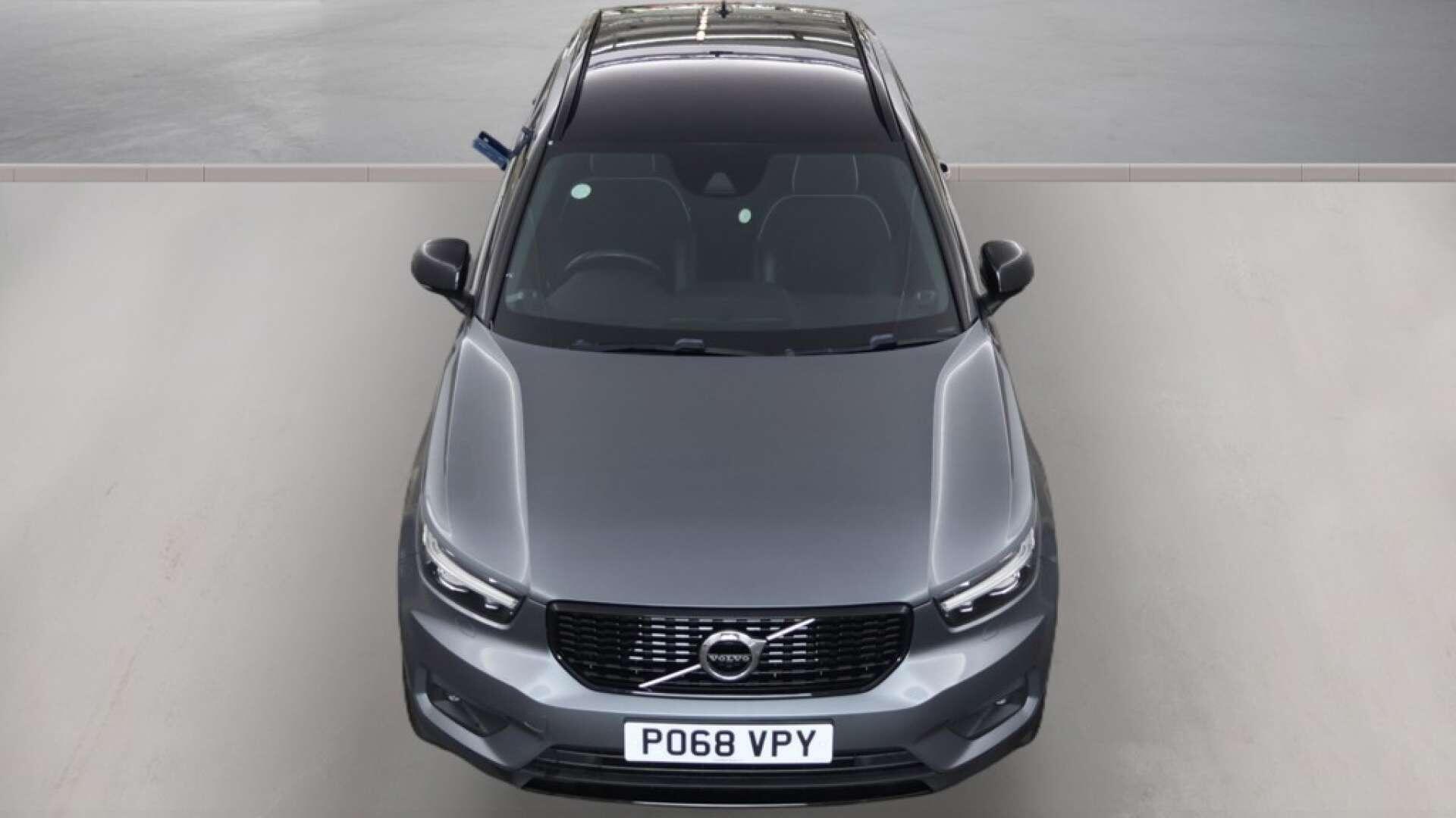 Volvo XC40 view 8