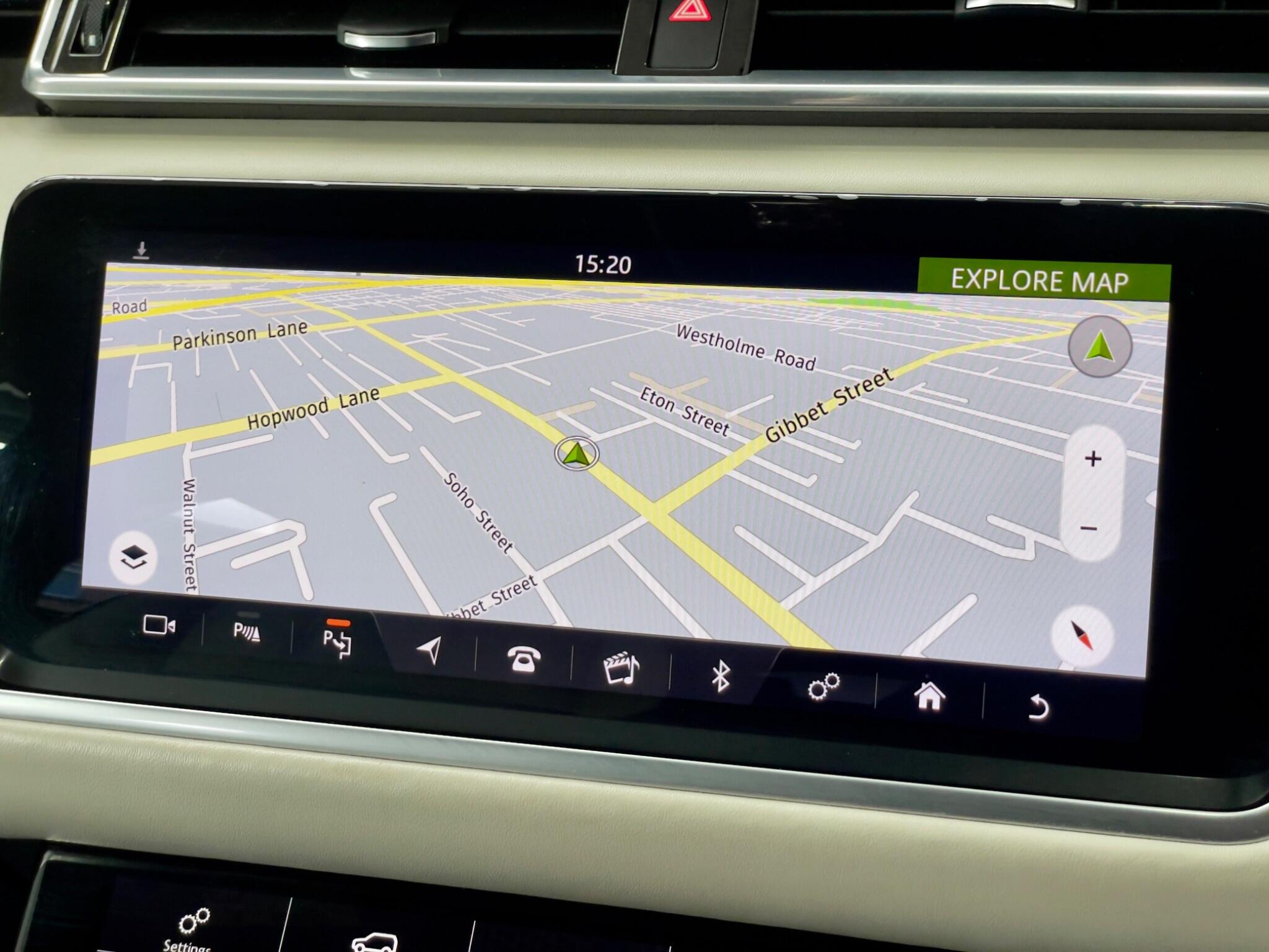 Land Rover Range Rover Velar view 11