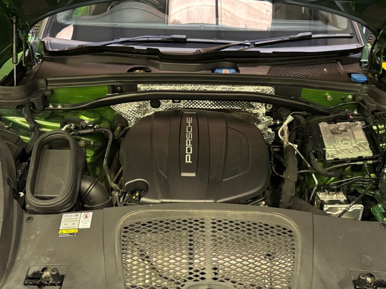 Porsche Macan view 30