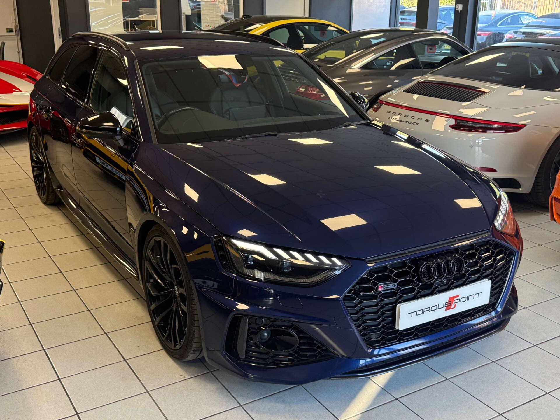 Audi RS4 view 29