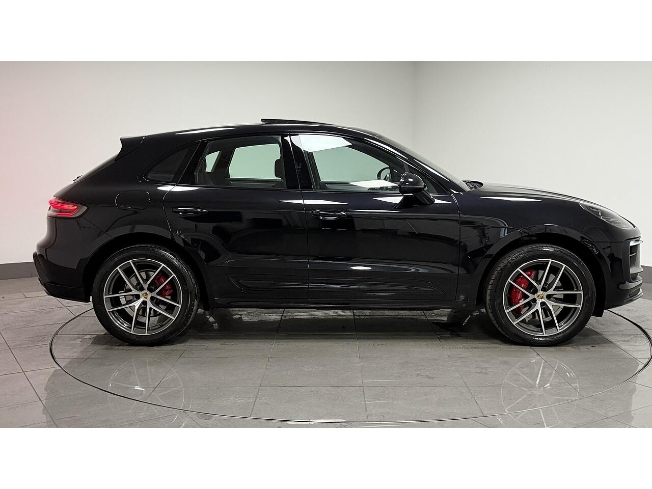 Porsche Macan view 10
