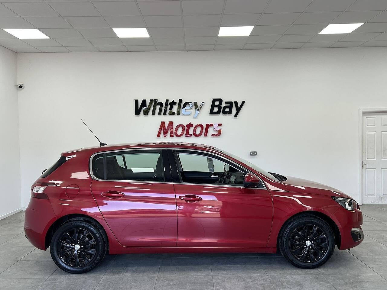 Peugeot 308 view 2