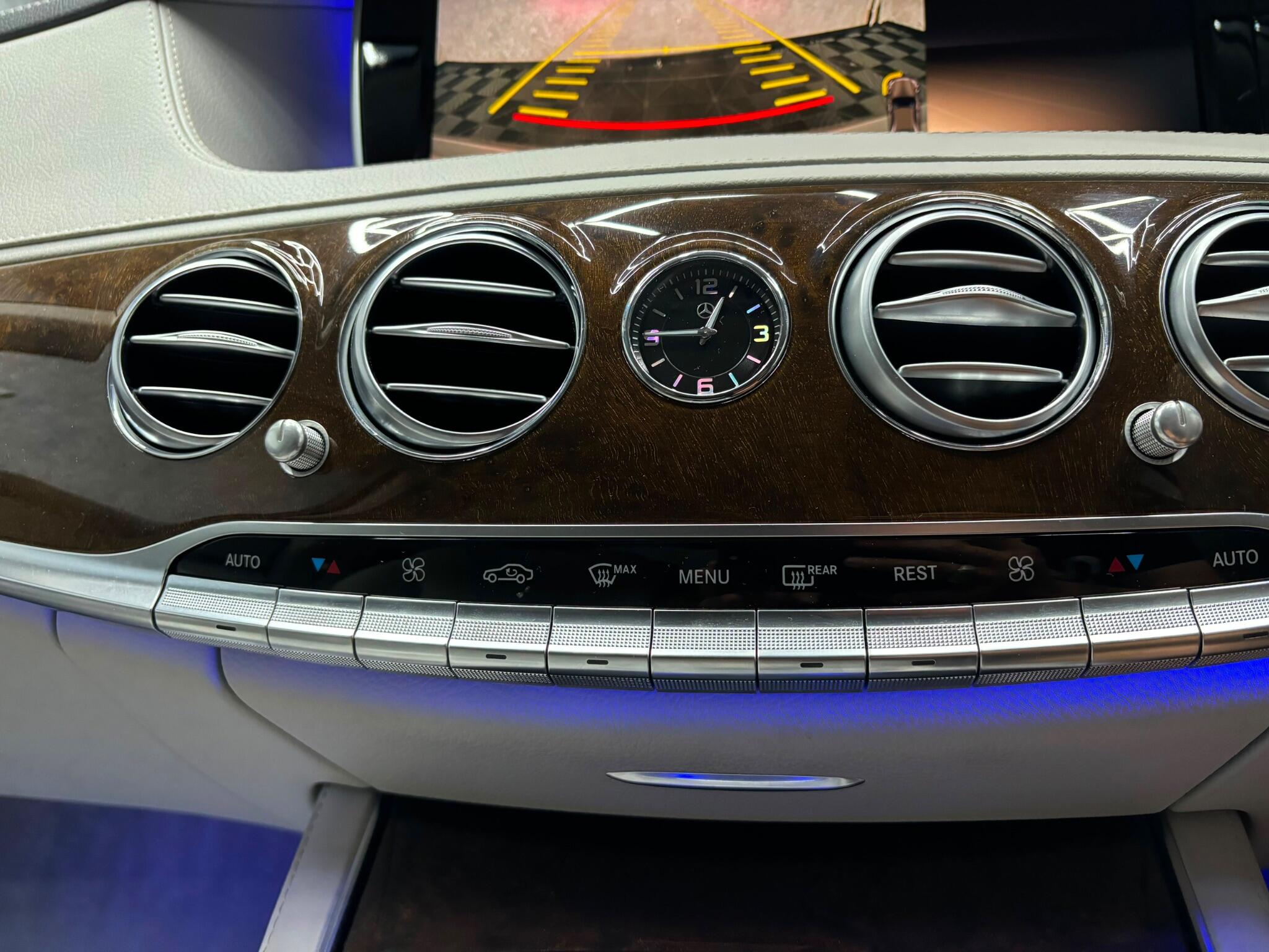 Mercedes-Benz S Class view 23