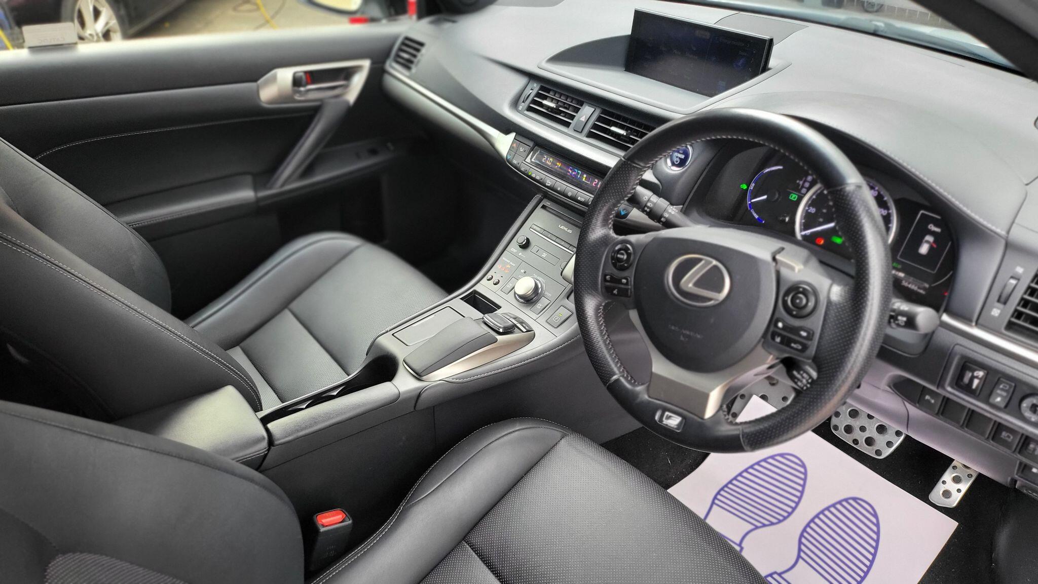 Lexus CT view 2