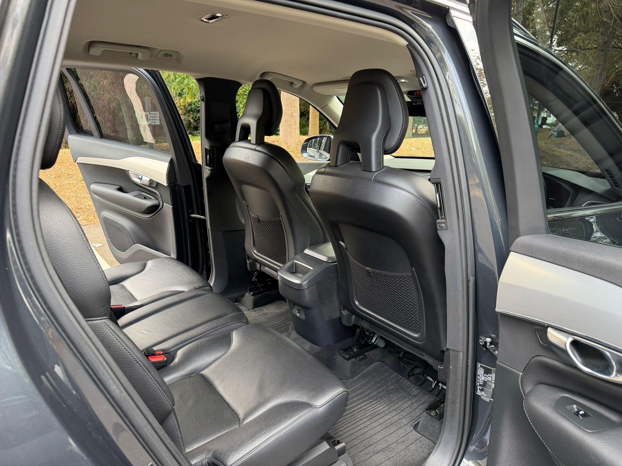 Volvo XC90 view 19