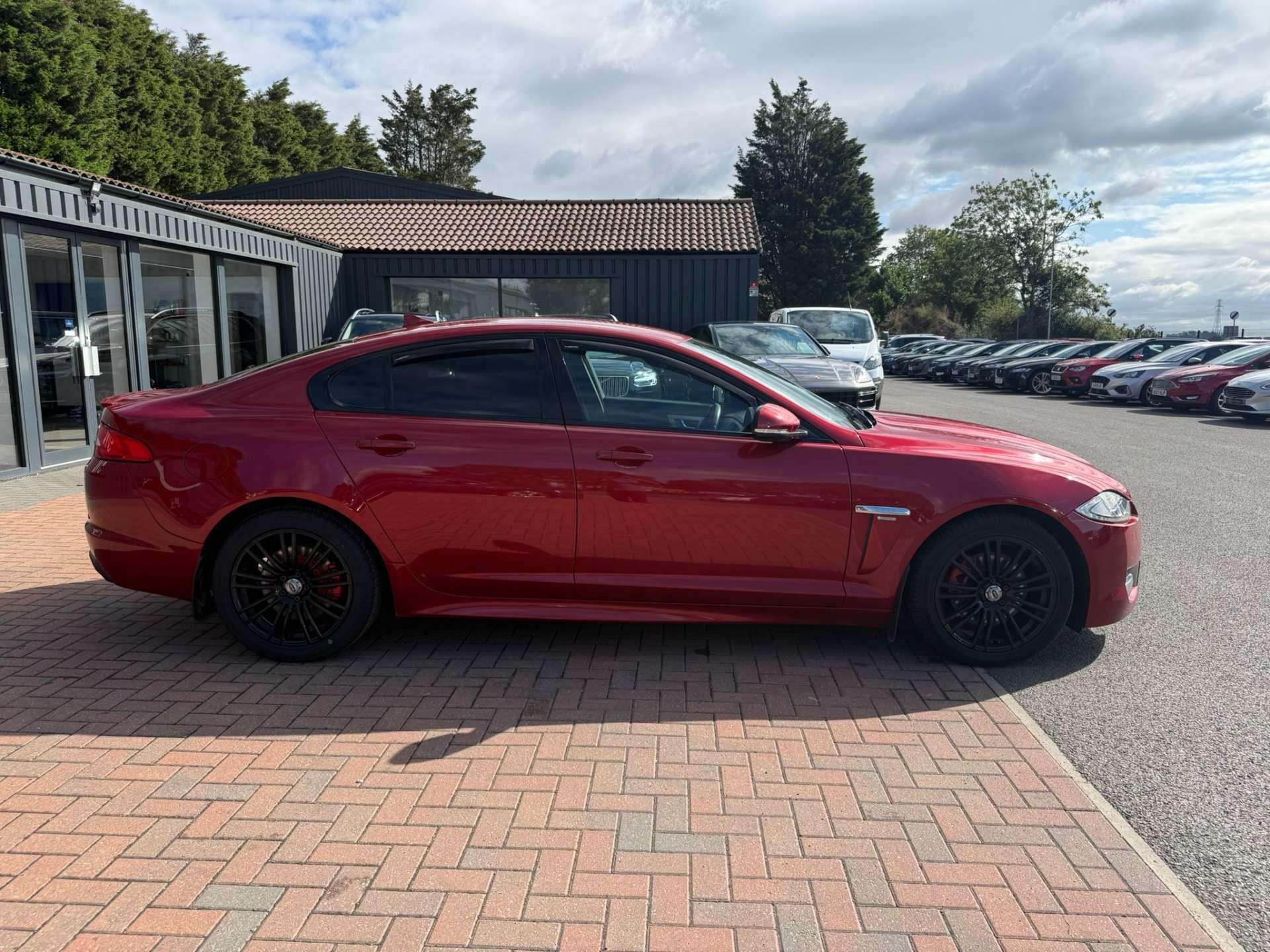 Jaguar XF view 10