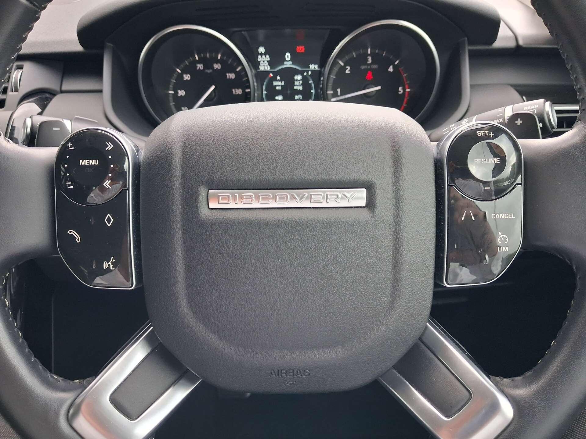 Land Rover Discovery view 45