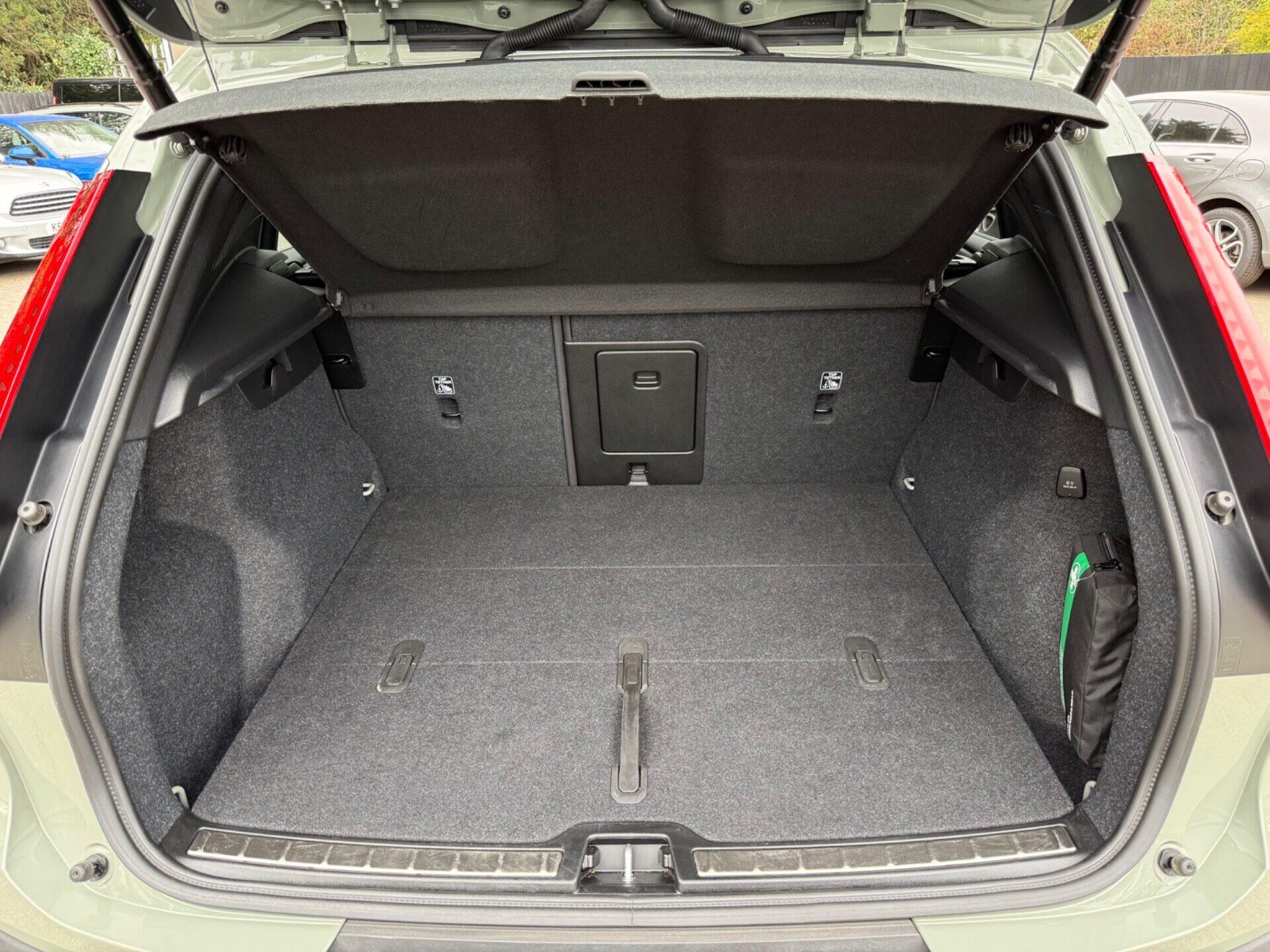 Volvo XC40 view 59