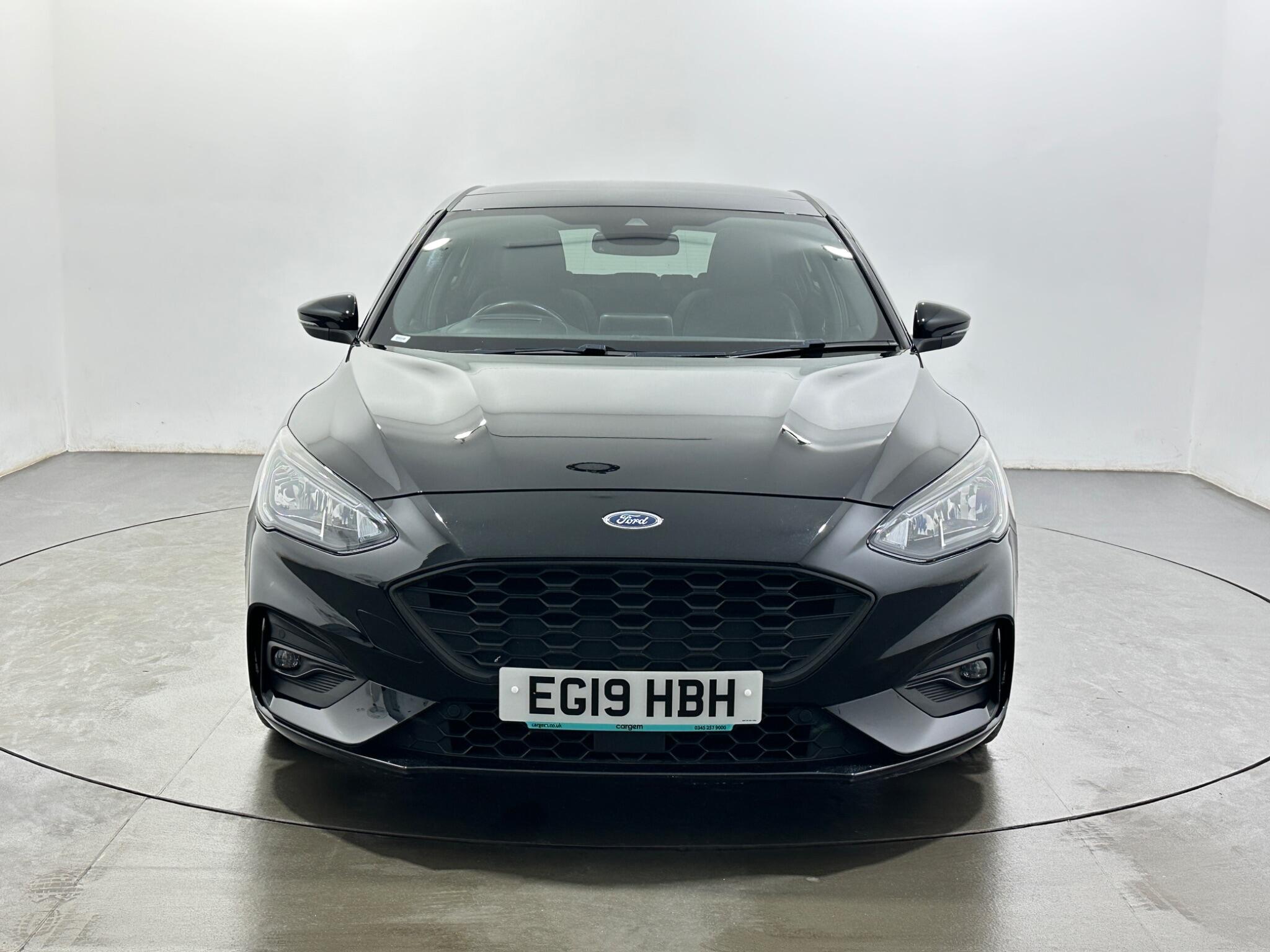 Ford Focus view 3