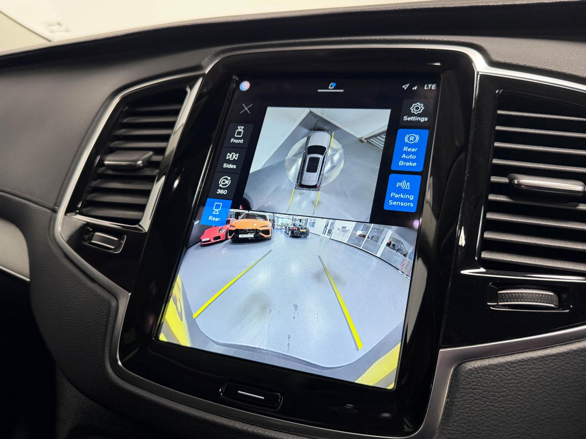 Volvo XC90 view 44