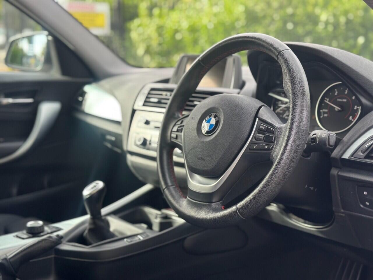 BMW 1 Series view 9