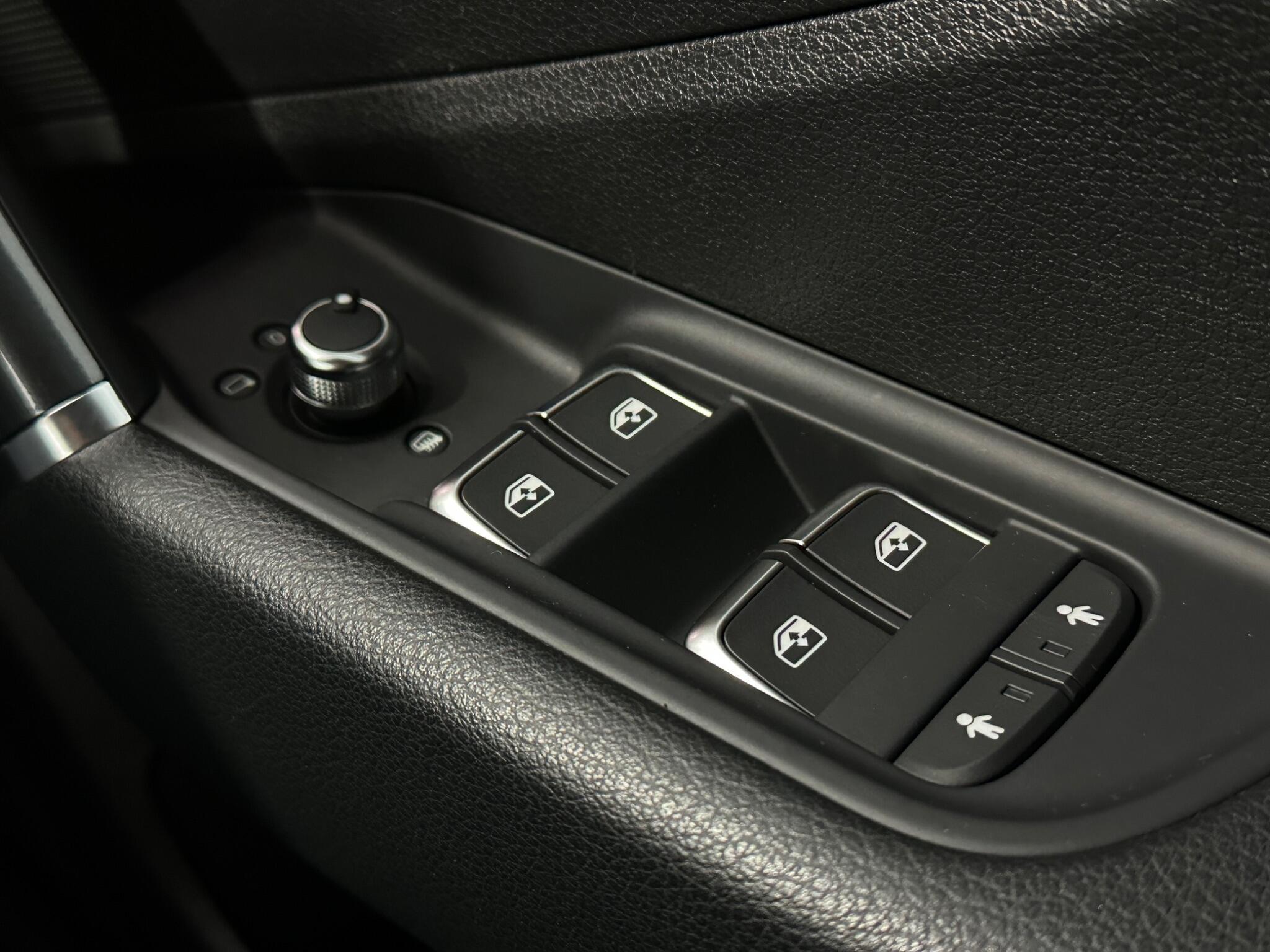 Audi Q2 view 19