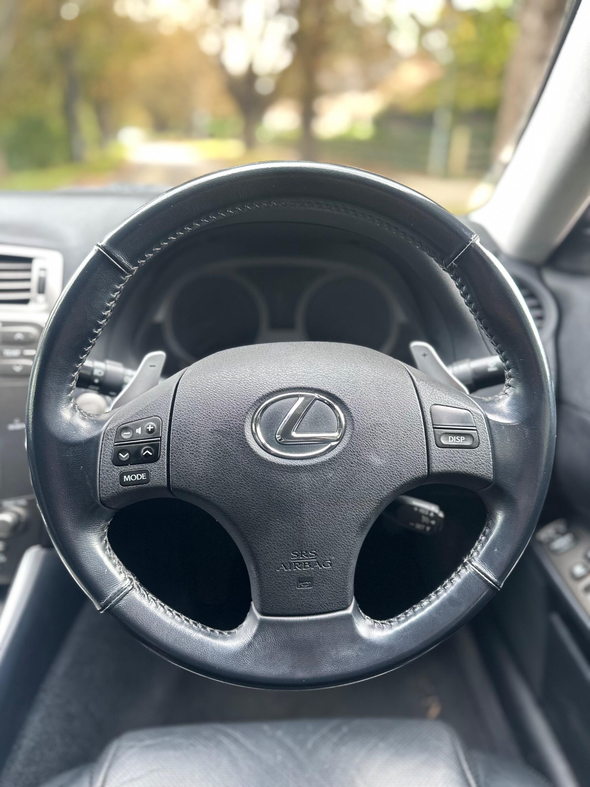 2008 Lexus IS image 29
