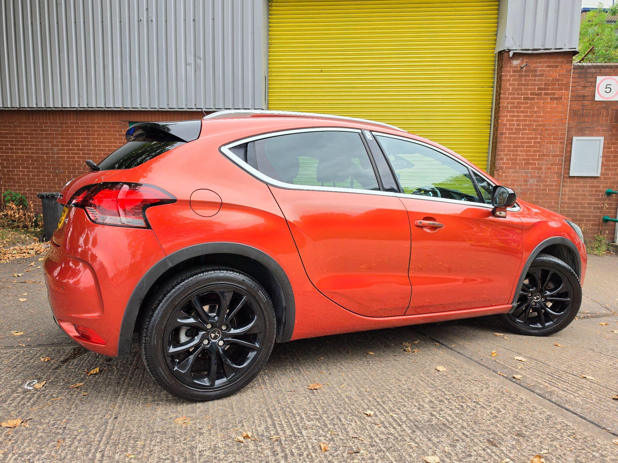 DS Automobiles DS 4 Crossback view 3