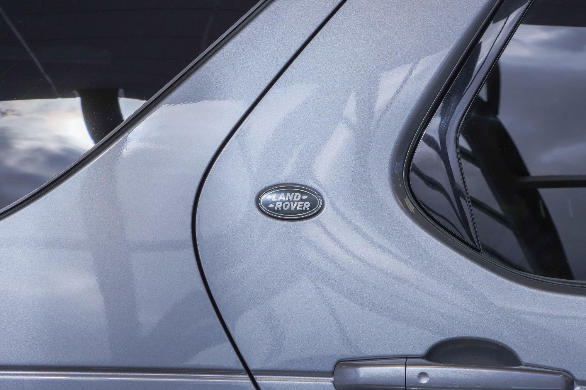 Land Rover Discovery view 14