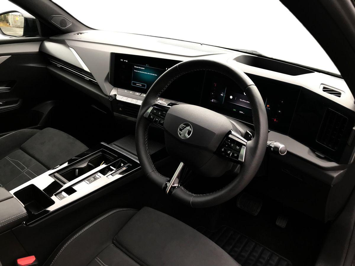 Vauxhall Astra view 3