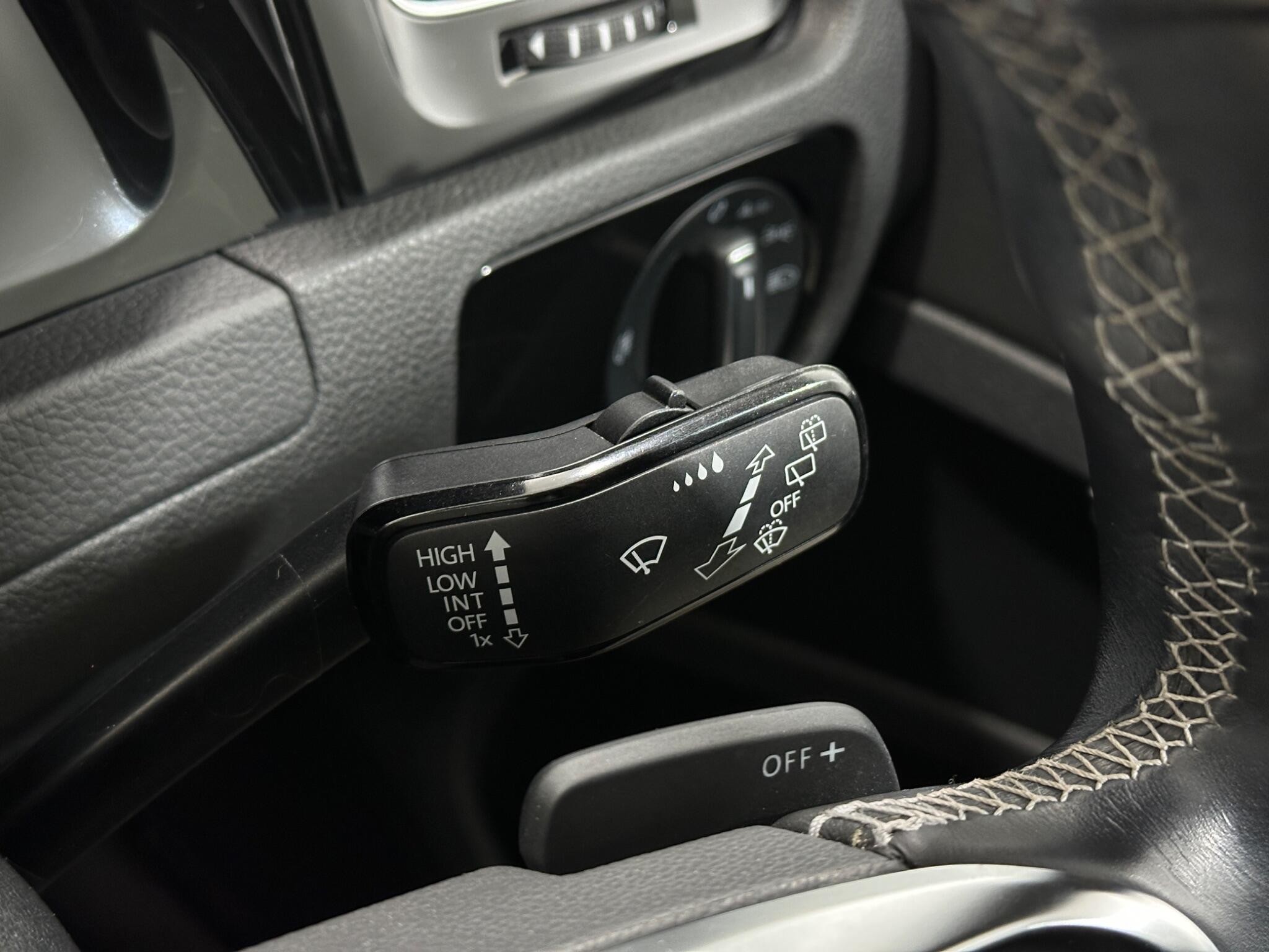 Volkswagen Golf view 17
