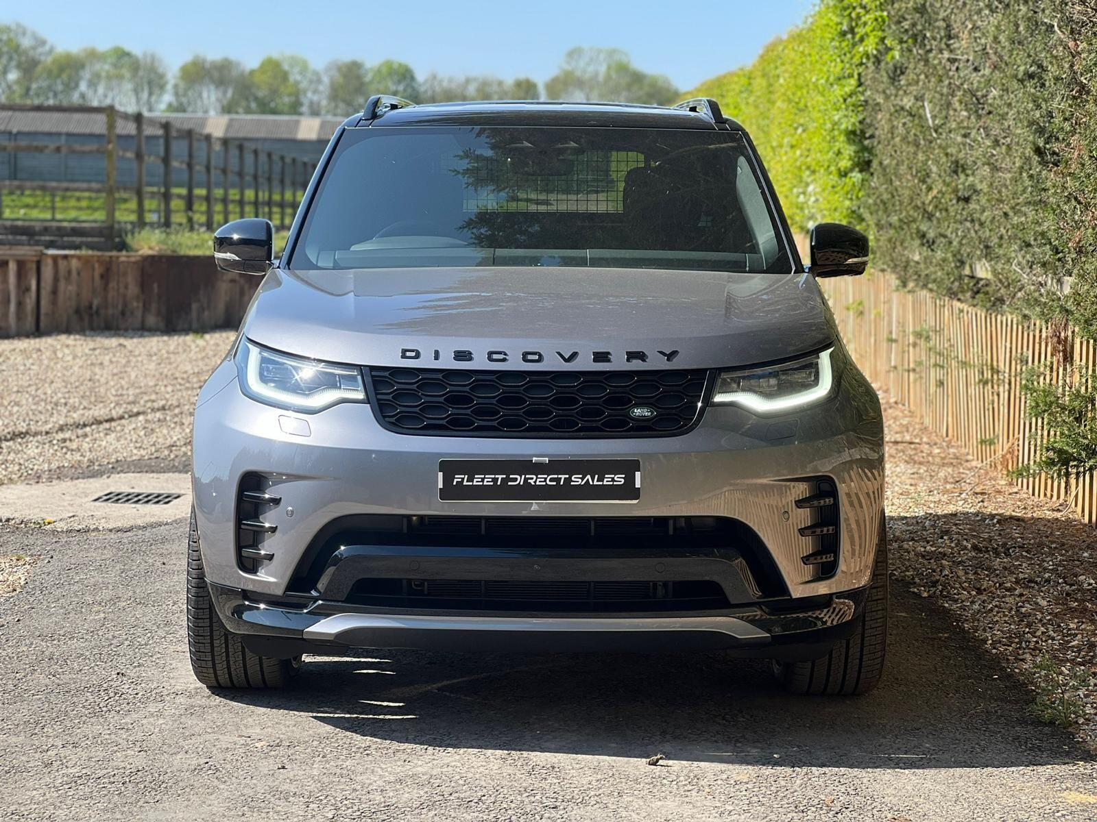 Land Rover Discovery view 3