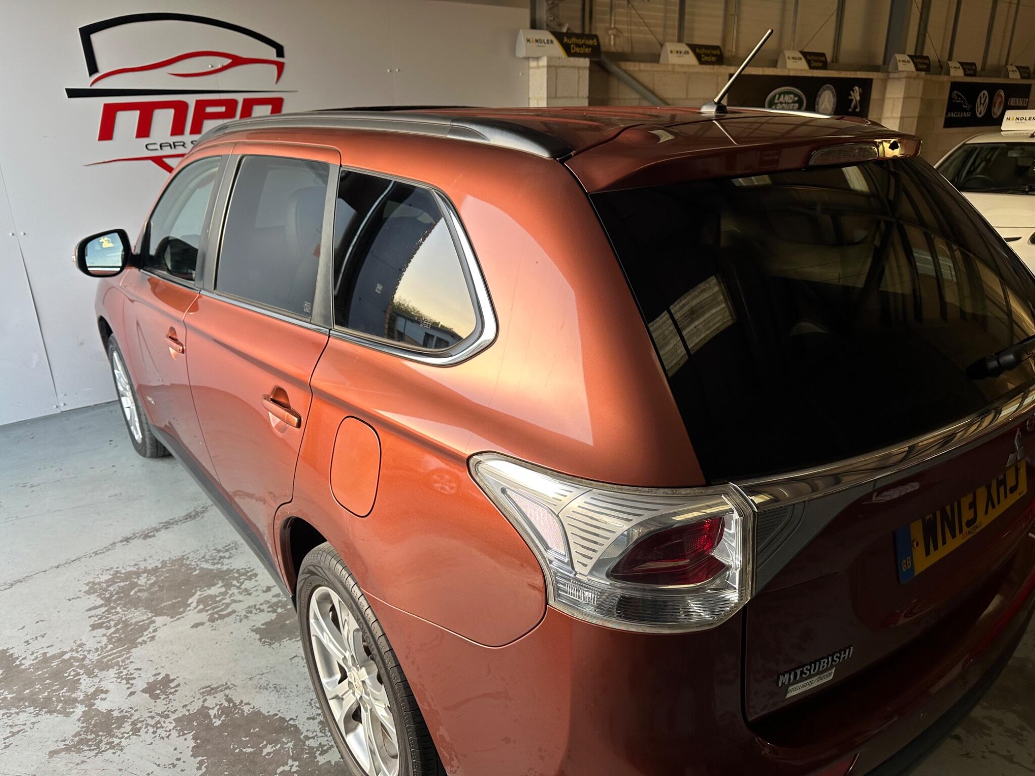 Mitsubishi Outlander view 38