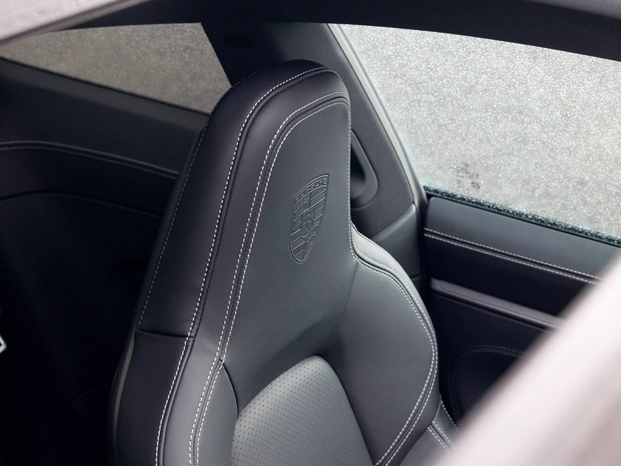 Porsche 911 view 80