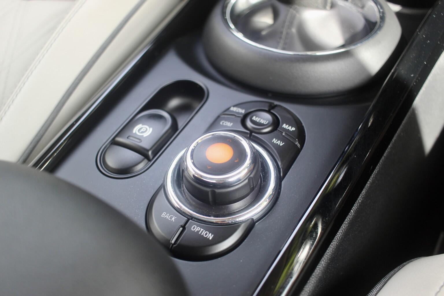 Mini Clubman view 17