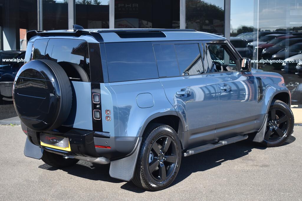 Land Rover Defender view 7