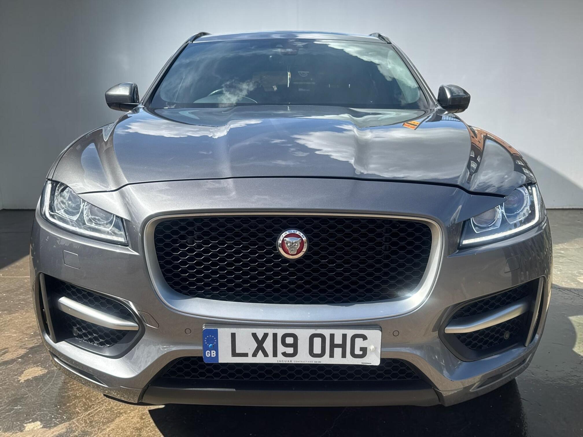 Jaguar F-Pace view 2