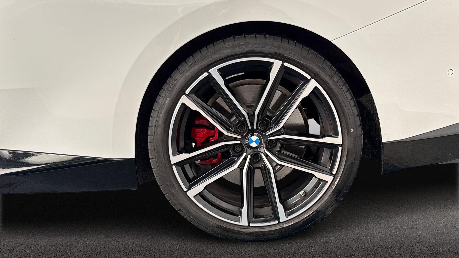 BMW 2 Series view 14