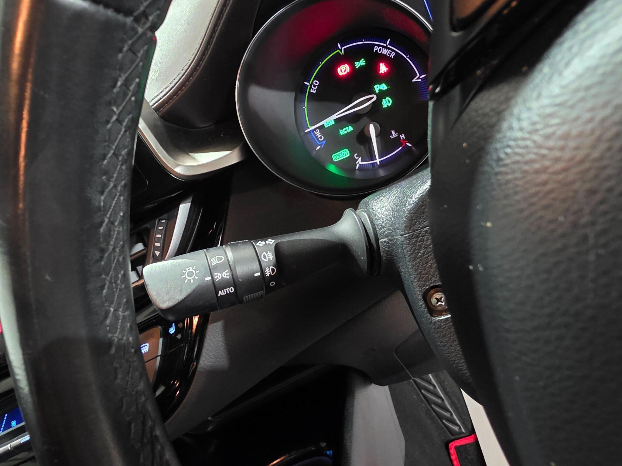 Toyota C-HR view 17