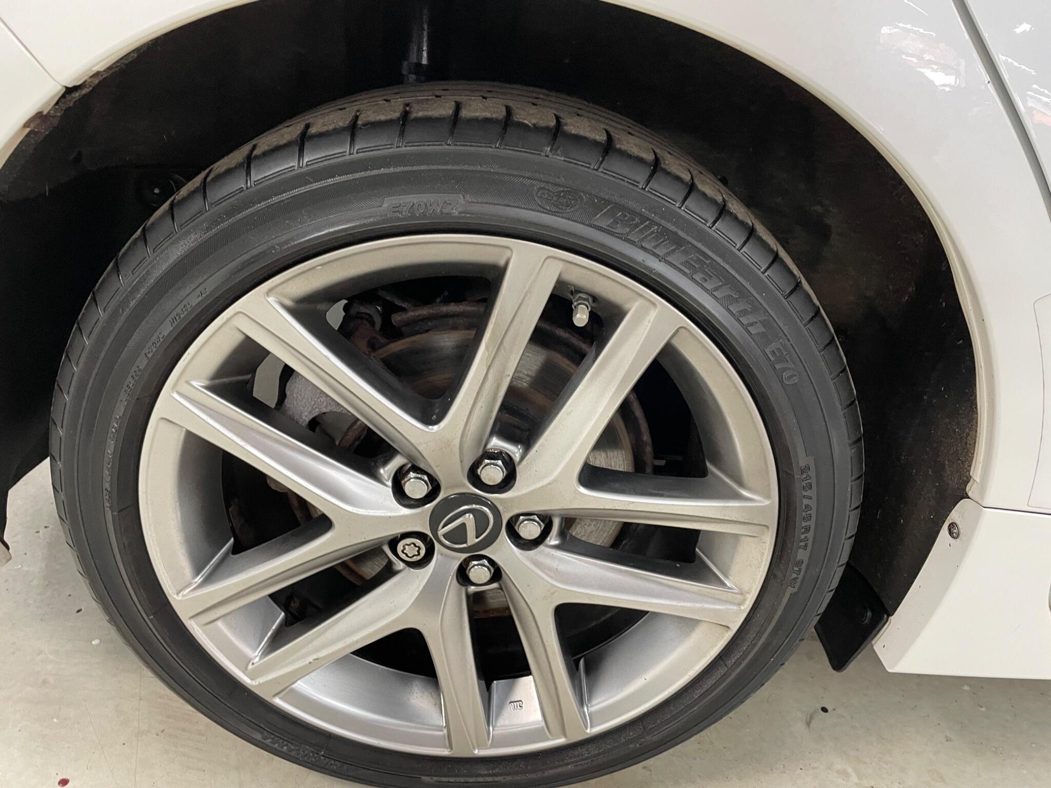 Lexus CT view 33