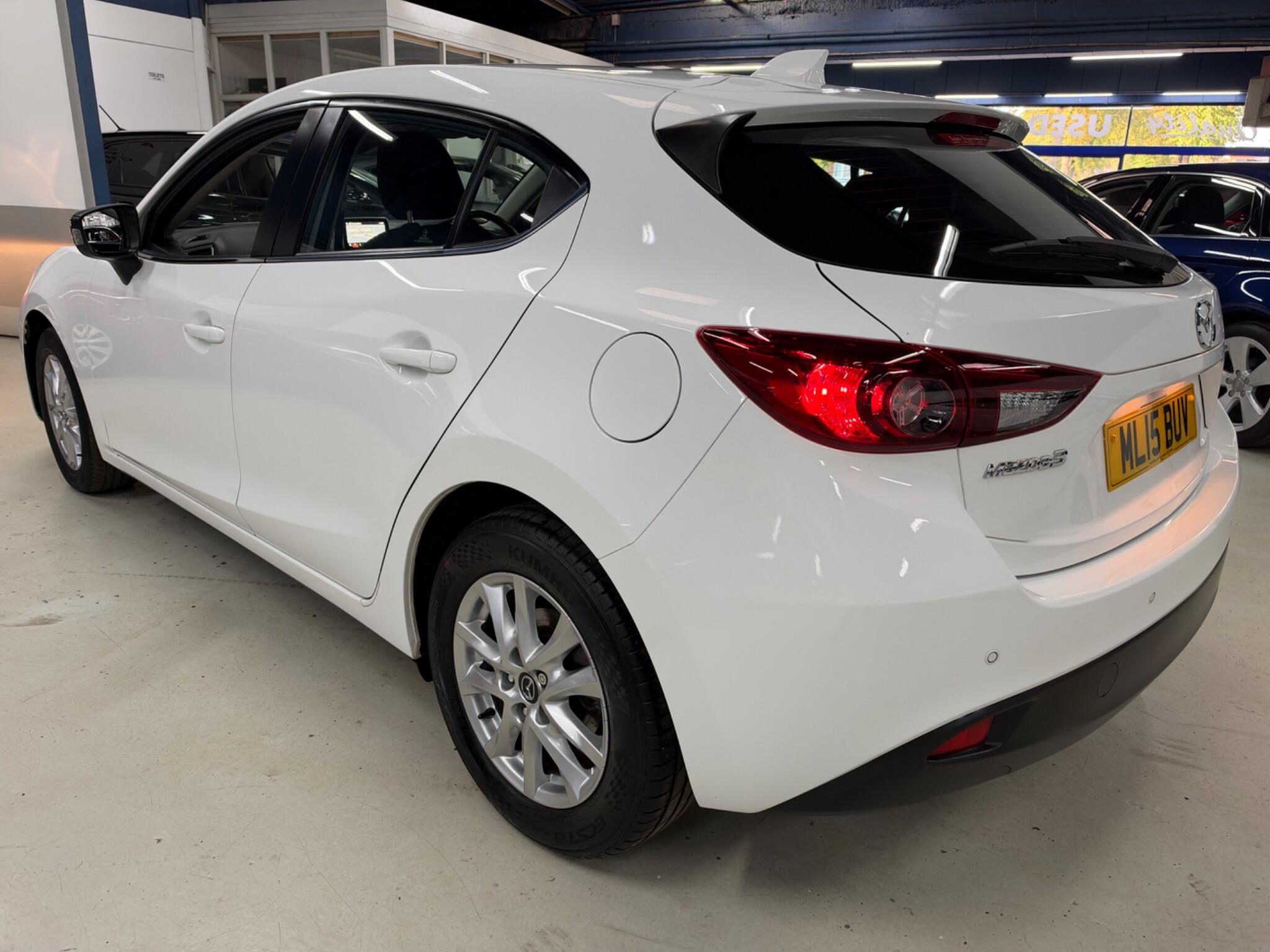 Mazda Mazda3 view 5
