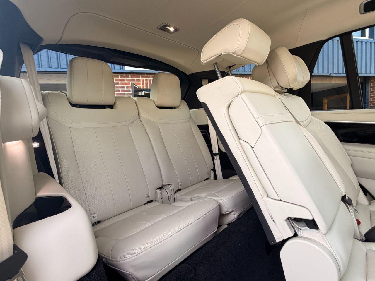 Land Rover Range Rover view 30