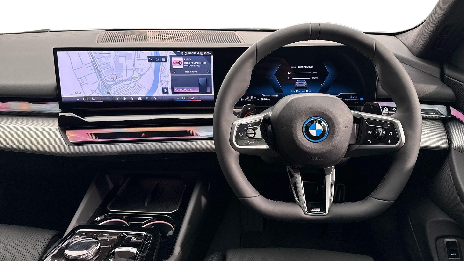 BMW 5 Series view 5