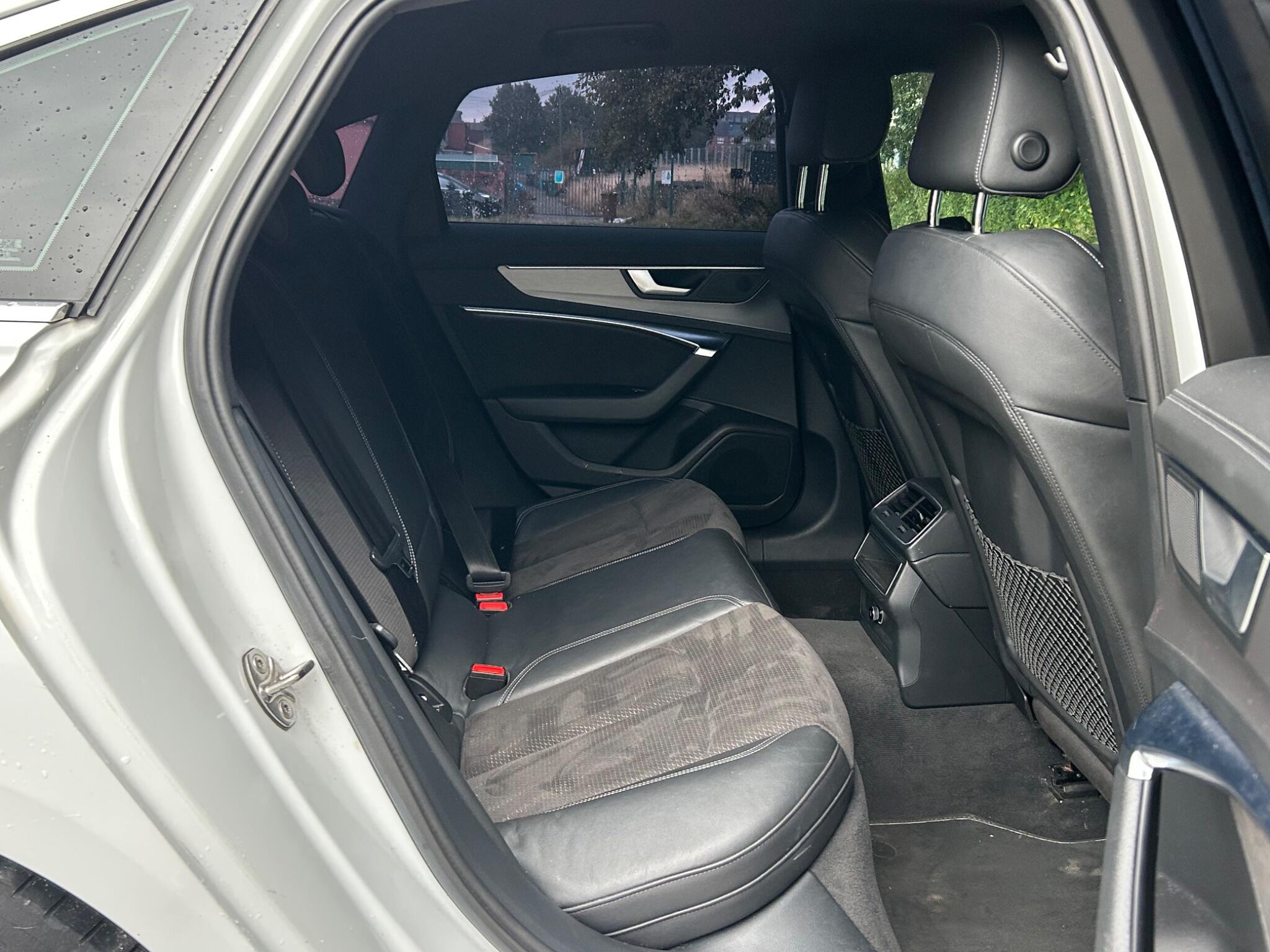 Audi A6 view 26