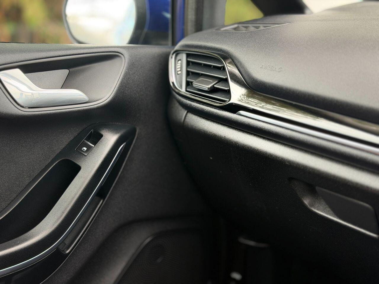 Ford Fiesta view 82