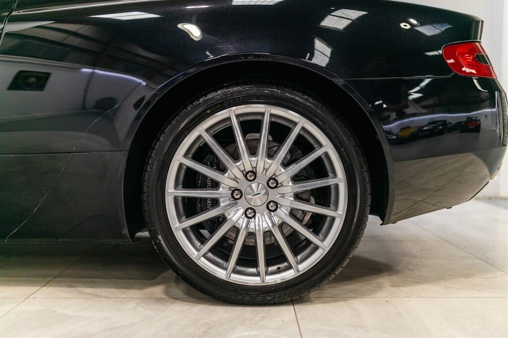 Aston Martin DB9 view 10